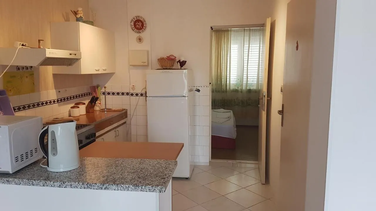 Apartment Mir Cres